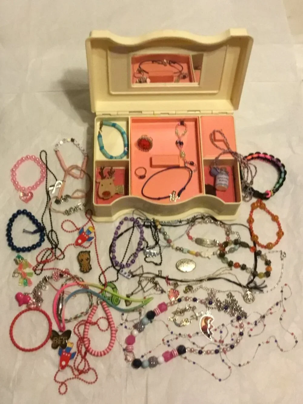 Vintage 1989 Playskool little girl's plastic jewelry box full of lots of jewelry